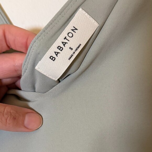 Aritzia Contour v-neck Bodysuit - Picture 3 of 5